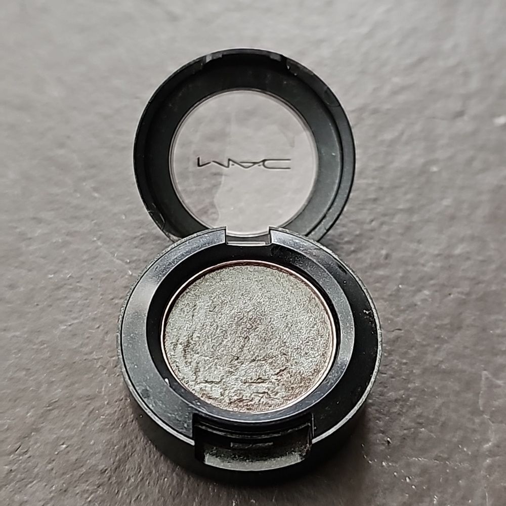 MAC Black Charcoal Satin Neutral "Club" EYE SHADOW